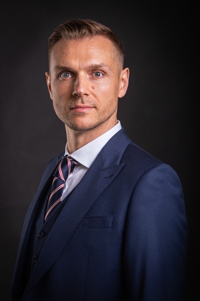 Paweł Gołembiewski — autor książki